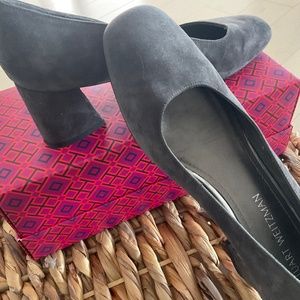 Block heel pumps